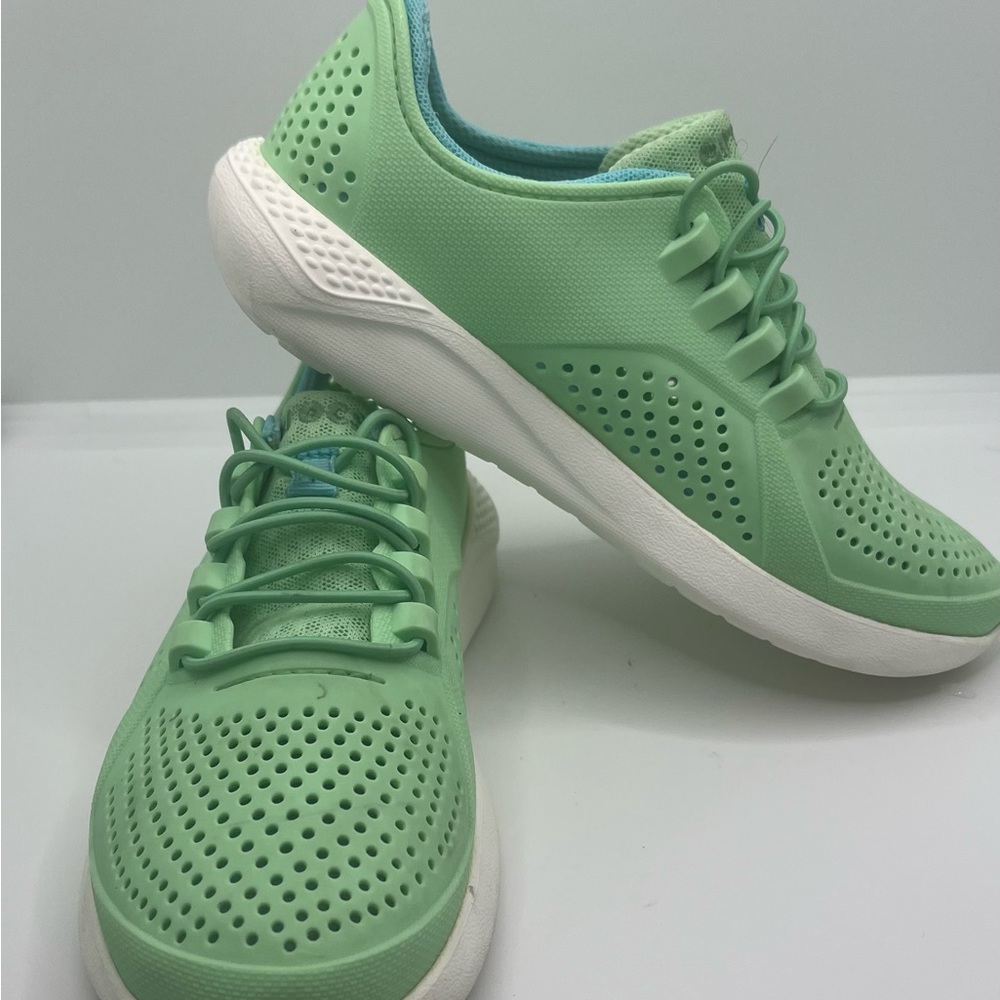 Crocs Kids LiteRide Pacer Sneaker Neo Mint/White Size J3